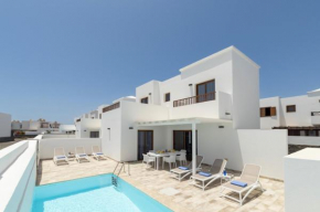 Villa Acomari by Villa Plus